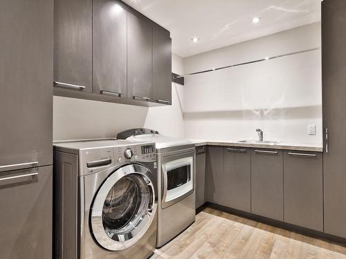 Laundry room - 1720 Rue De Moncours, Chambly, QC - Indoor Photo Showing Laundry Room