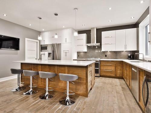 Kitchen - 1720 Rue De Moncours, Chambly, QC - Indoor Photo Showing Kitchen With Upgraded Kitchen