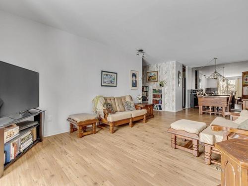 Living room - 201-855 Rue Grandjean, Québec (Sainte-Foy/Sillery/Cap-Rouge), QC - Indoor Photo Showing Living Room