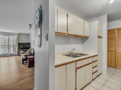 Kitchen - 201-855 Rue Grandjean, Québec (Sainte-Foy/Sillery/Cap-Rouge), QC - Indoor Photo Showing Kitchen With Double Sink