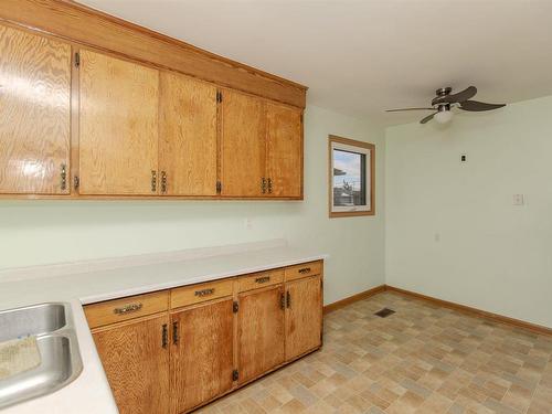 2615 Donald Street E, Thunder Bay, ON - Indoor Photo Showing Kitchen With Double Sink