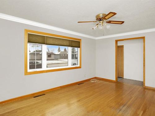 2615 Donald Street E, Thunder Bay, ON - Indoor Photo Showing Other Room