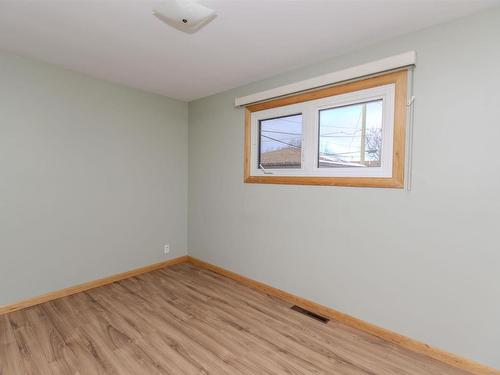 2615 Donald Street E, Thunder Bay, ON - Indoor Photo Showing Other Room