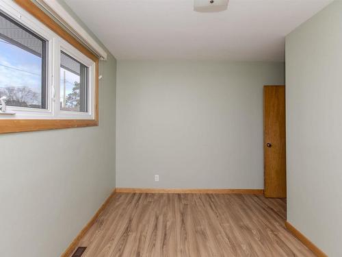 2615 Donald Street E, Thunder Bay, ON - Indoor Photo Showing Other Room