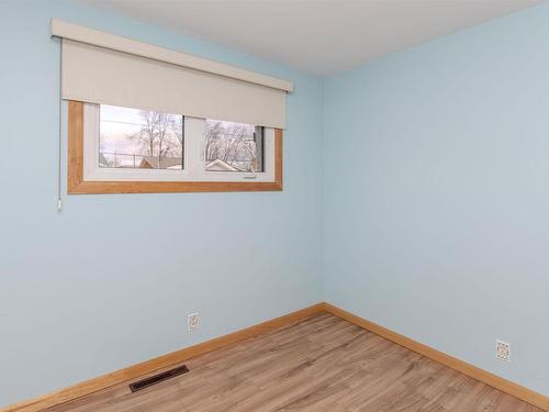 2615 Donald Street E, Thunder Bay, ON - Indoor Photo Showing Other Room