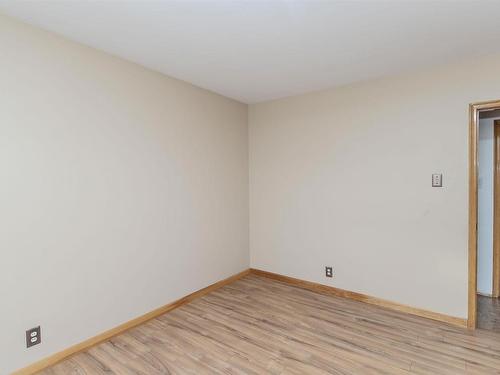 2615 Donald Street E, Thunder Bay, ON - Indoor Photo Showing Other Room