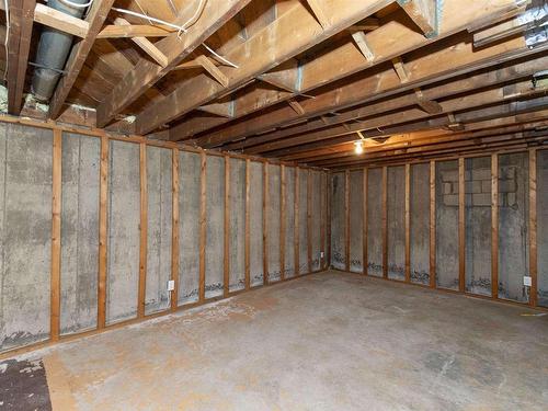 2615 Donald Street E, Thunder Bay, ON - Indoor Photo Showing Basement