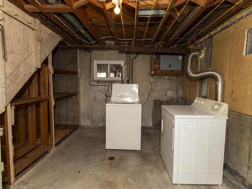 2615 Donald Street E, Thunder Bay, ON - Indoor Photo Showing Laundry Room