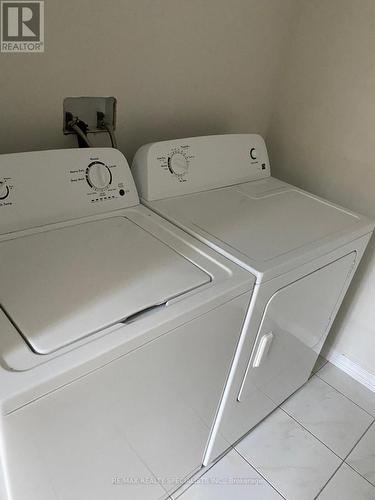 101 English Lane, Brantford, ON - Indoor Photo Showing Laundry Room