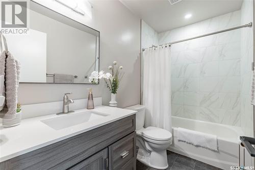 7 455 Pinehouse Drive, Saskatoon, SK - Indoor Photo Showing Bathroom