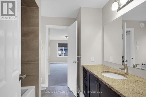 300 Rosina Way, Ottawa, ON - Indoor Photo Showing Bathroom