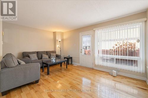 1798 Stonehenge Crescent, Ottawa, ON - Indoor Photo Showing Living Room