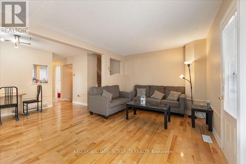 1798 Stonehenge Crescent, Ottawa, ON - Indoor Photo Showing Living Room