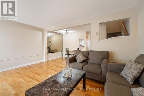 1798 Stonehenge Crescent, Ottawa, ON - Indoor Photo Showing Living Room