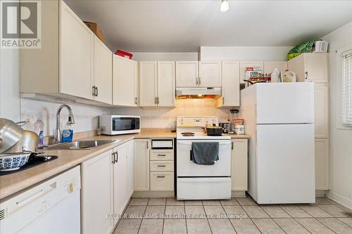 1798 Stonehenge Crescent, Ottawa, ON - Indoor Photo Showing Kitchen