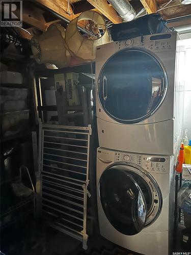 1021 Warner Street, Moose Jaw, SK - Indoor Photo Showing Laundry Room