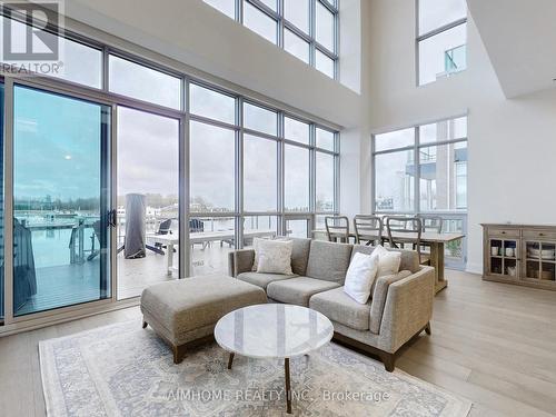 3769 Mangusta Court, Innisfil, ON - Indoor Photo Showing Living Room