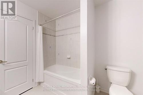 1435 Kellough Street, Innisfil, ON - Indoor Photo Showing Bathroom