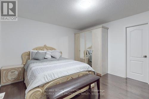 1435 Kellough Street, Innisfil, ON - Indoor Photo Showing Bedroom