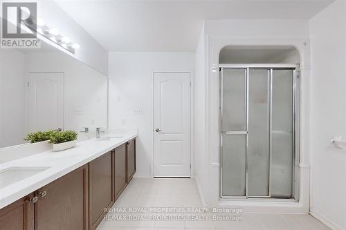 1435 Kellough Street, Innisfil, ON - Indoor Photo Showing Bathroom