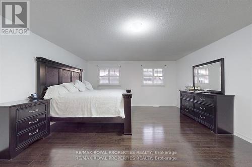 1435 Kellough Street, Innisfil, ON - Indoor Photo Showing Bedroom