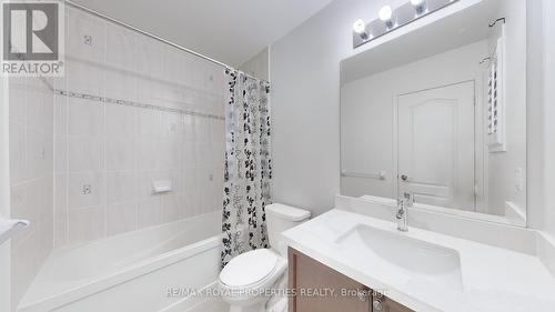 1435 Kellough Street, Innisfil, ON - Indoor Photo Showing Bathroom