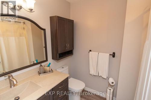 56 Becketts Side Road, Tay, ON - Indoor Photo Showing Bathroom