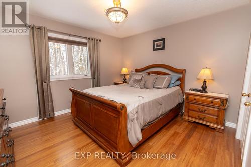 56 Becketts Side Road, Tay, ON - Indoor Photo Showing Bedroom