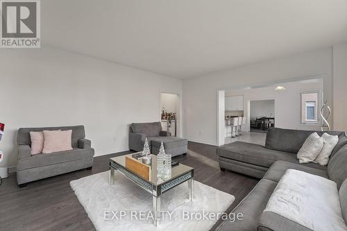 113 Rugman Crescent, Springwater, ON - Indoor Photo Showing Living Room