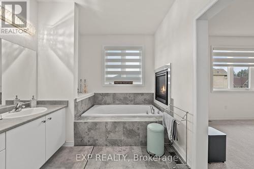 113 Rugman Crescent, Springwater, ON - Indoor Photo Showing Bathroom