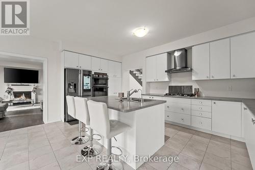 113 Rugman Crescent, Springwater, ON - Indoor Photo Showing Kitchen