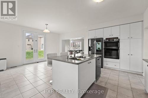 113 Rugman Crescent, Springwater, ON - Indoor Photo Showing Kitchen