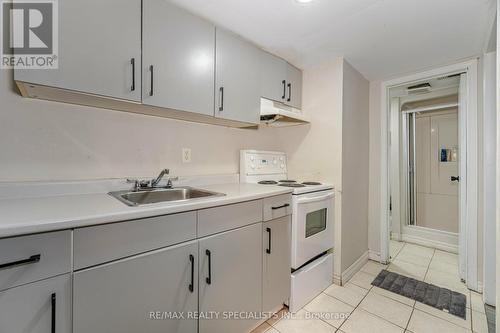 106 Horton Crescent, Brampton, ON - Indoor Photo Showing Kitchen