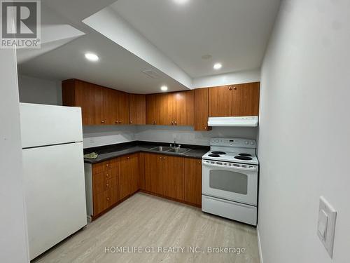 51 Jack Rabbit Crescent, Brampton, ON - Indoor Photo Showing Kitchen With Double Sink