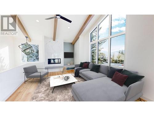 7078 White Tail Lane, Radium Hot Springs, BC - Indoor Photo Showing Living Room