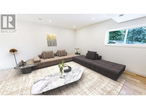 7078 White Tail Lane, Radium Hot Springs, BC - Indoor Photo Showing Living Room