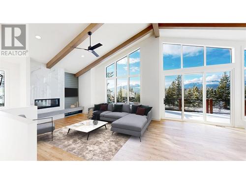 7078 White Tail Lane, Radium Hot Springs, BC - Indoor Photo Showing Living Room