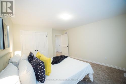 130 Knott Drive, London, ON - Indoor Photo Showing Bedroom