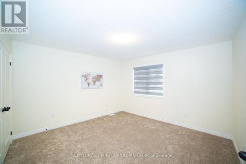 130 Knott Drive, London, ON - Indoor Photo Showing Other Room