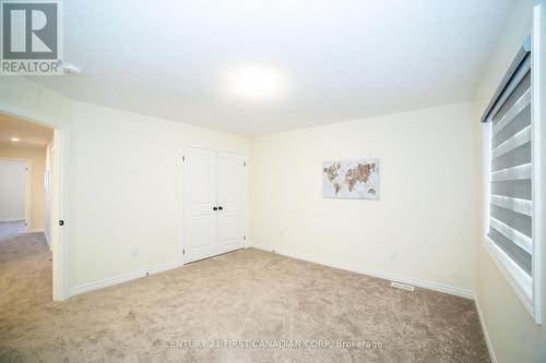 130 Knott Drive, London, ON - Indoor Photo Showing Other Room