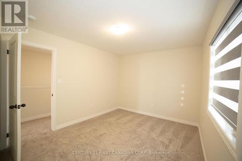 130 Knott Drive, London, ON - Indoor Photo Showing Other Room