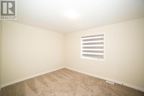 130 Knott Drive, London, ON - Indoor Photo Showing Other Room