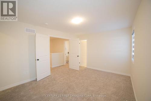 130 Knott Drive, London, ON - Indoor Photo Showing Other Room