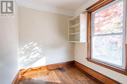 26 Ontario Avenue, Hamilton, ON - Indoor Photo Showing Other Room