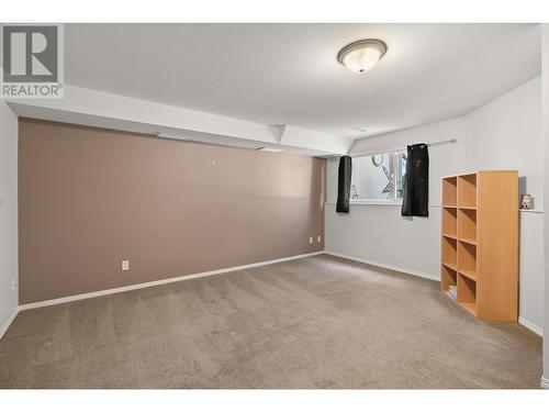 130 Dundas Road Unit# 5, Kelowna, BC - Indoor Photo Showing Other Room