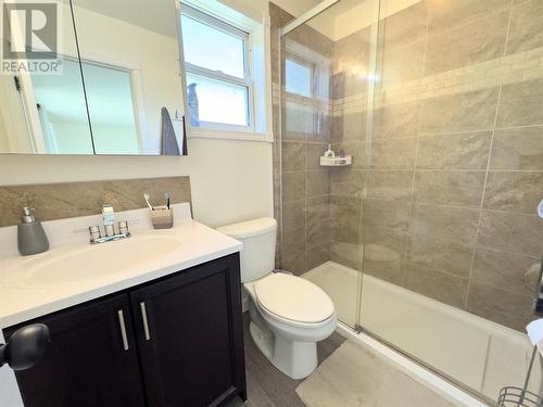 454 Corina Avenue, Princeton, BC - Indoor Photo Showing Bathroom