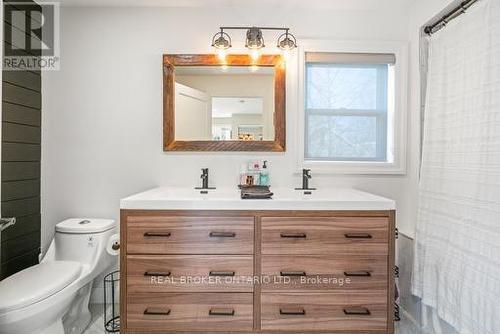 2913 Ridgemount Road, Fort Erie (327 - Black Creek), ON - Indoor Photo Showing Bathroom