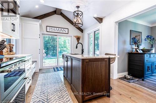 9 Hilda Street, Welland (767 - N. Welland), ON - Indoor Photo Showing Kitchen