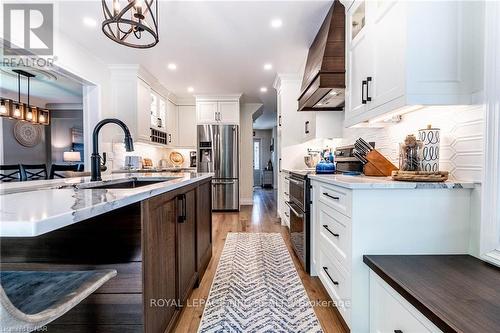 9 Hilda Street, Welland (767 - N. Welland), ON - Indoor Photo Showing Kitchen With Upgraded Kitchen