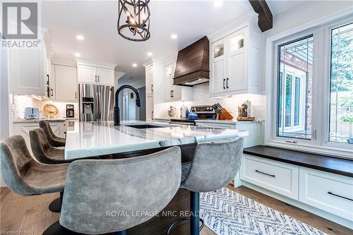 9 Hilda Street, Welland (767 - N. Welland), ON - Indoor Photo Showing Kitchen With Upgraded Kitchen